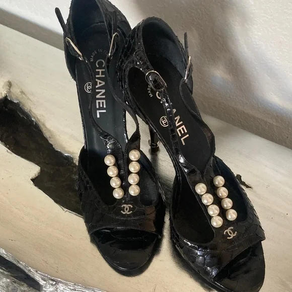 CHANEL python black Heels with Pearl Detail exotic vintage 39.5 - Picture 8 of 8